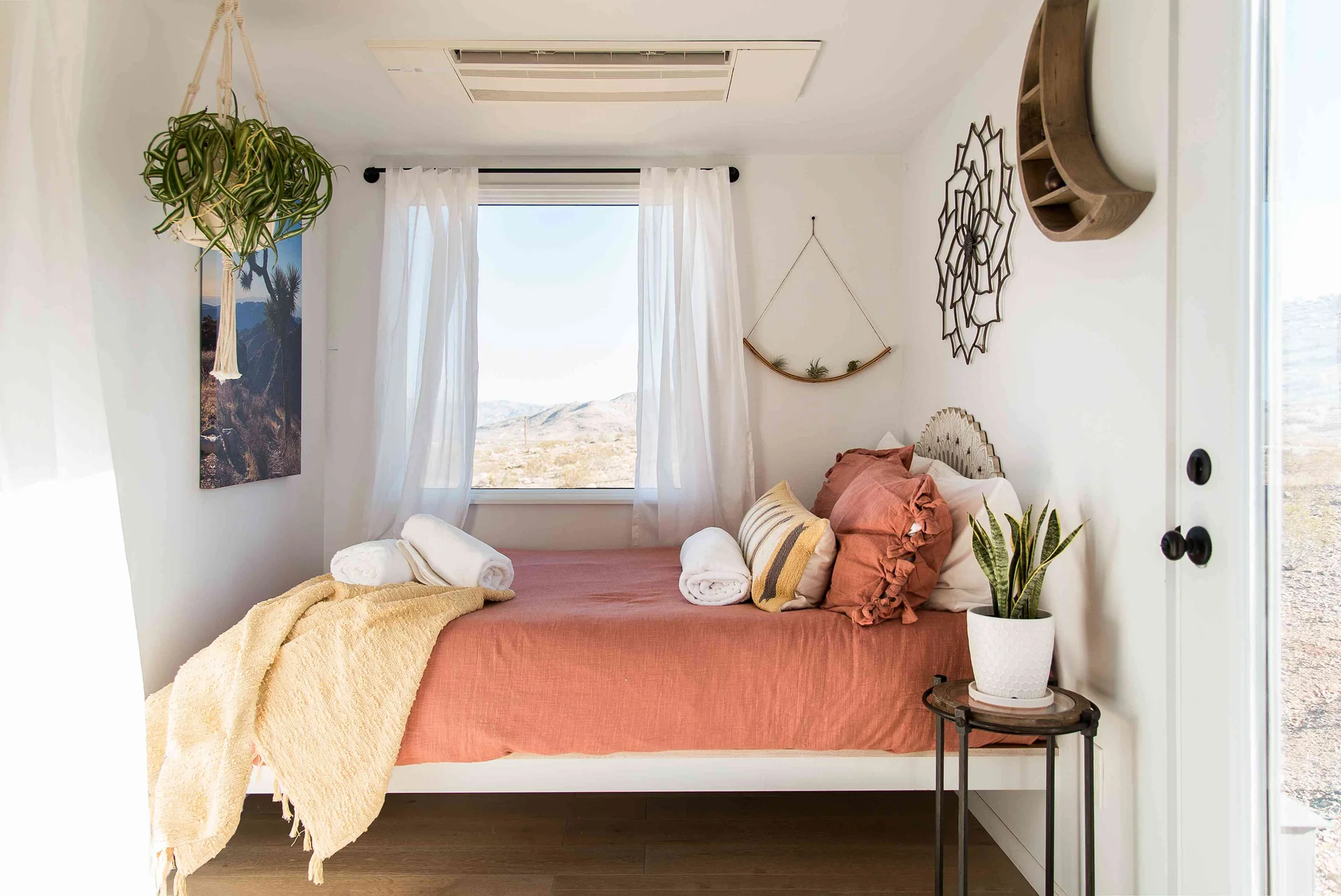 Cozy Guest Room Ideas for Comfortable Visitors