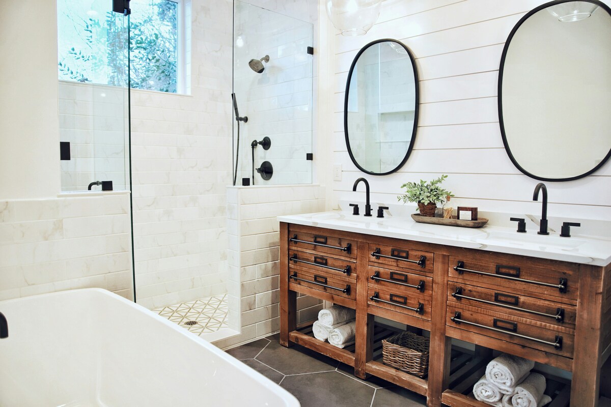 Luxury Bathroom Details for Hotel Inspired Home Comfort