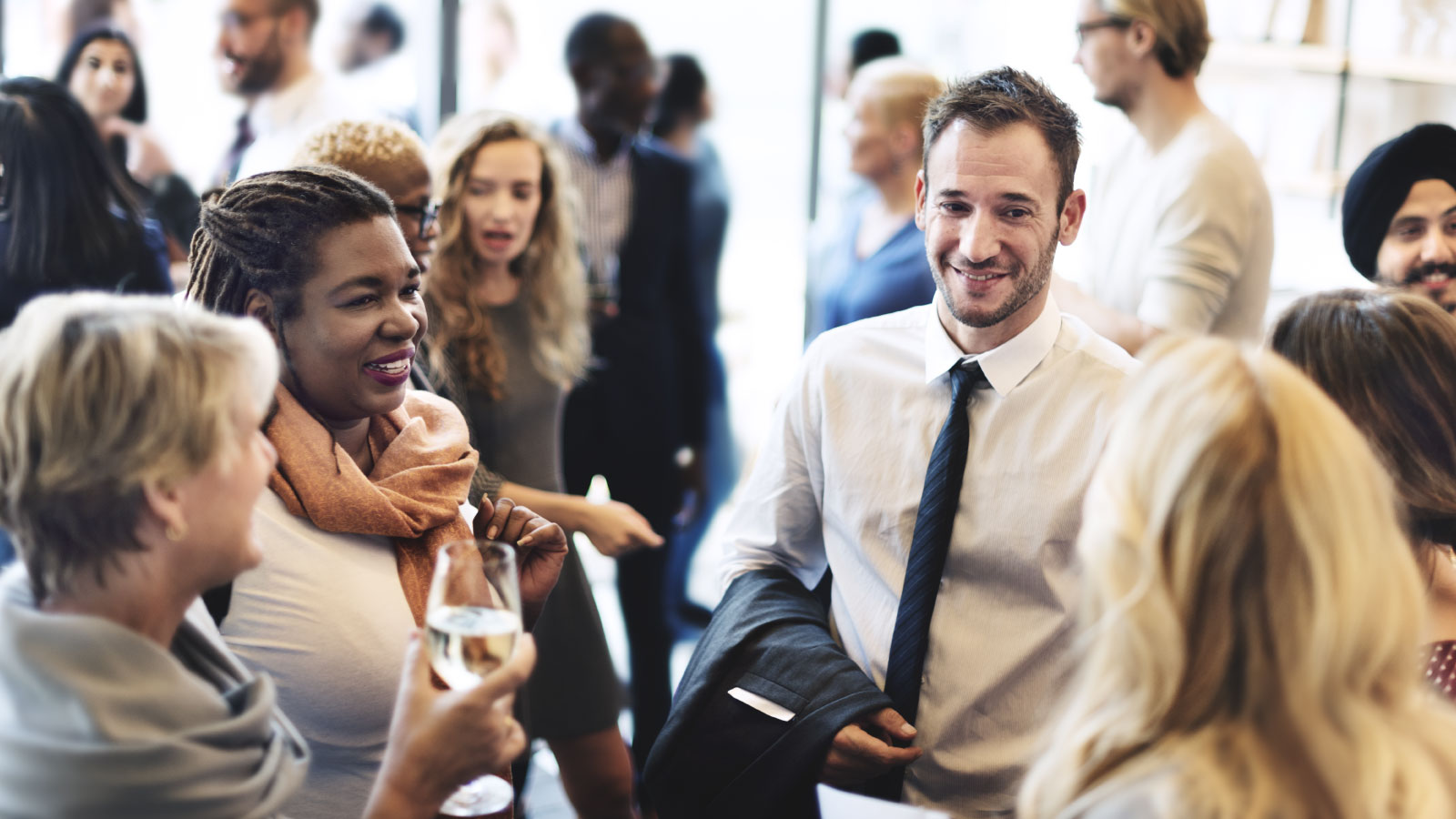 Useful Networking Habits for Stronger Professional Relationships